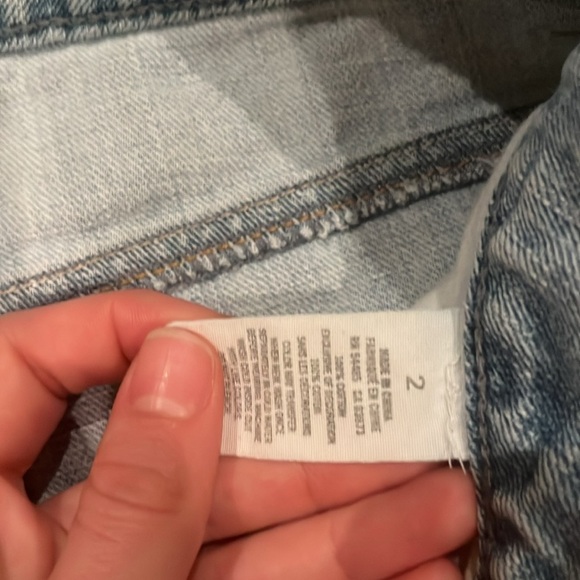 American Eagle distressed denim shorts - Picture 2 of 3